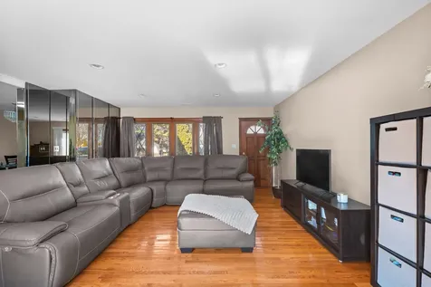 10715 Diversey Avenue Melrose Park IL 60164