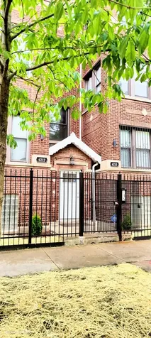 6210 South Eberhart Avenue Chicago IL 60637