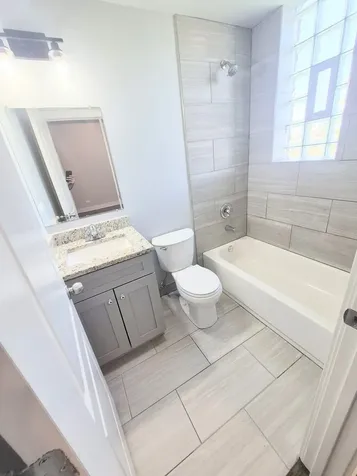 6210 South Eberhart Avenue Chicago IL 60637