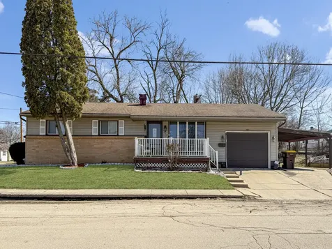1305 South Prairie Avenue Freeport IL 61032