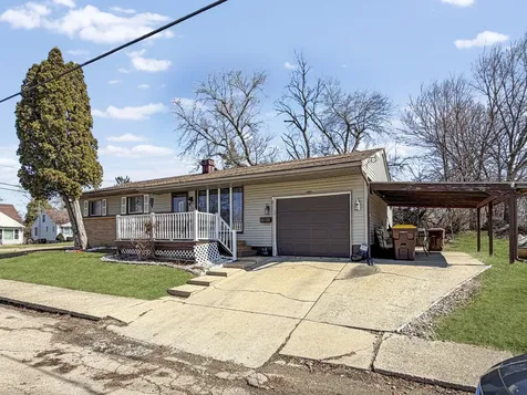 1305 South Prairie Avenue Freeport IL 61032
