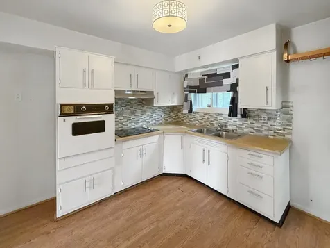 1305 South Prairie Avenue Freeport IL 61032