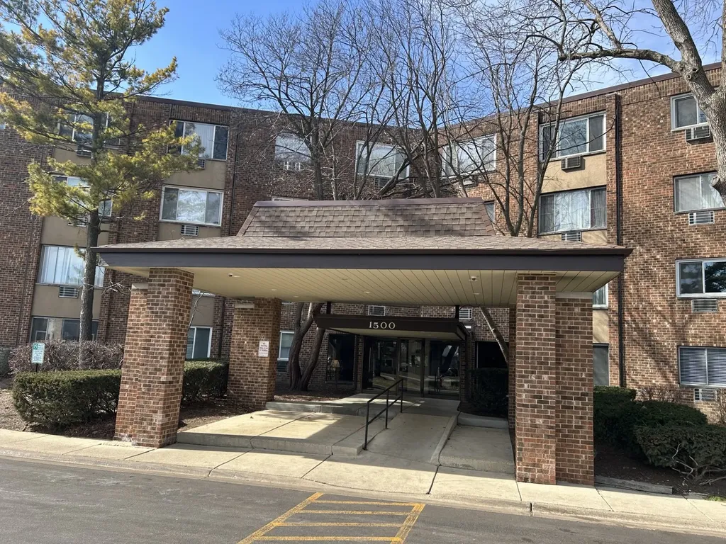 1500 Robin Circle Hoffman Estates IL 60169