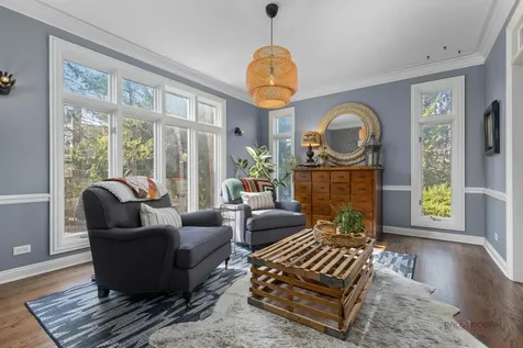 5443 Belmont Court Libertyville IL 60048