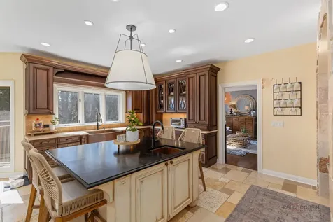 5443 Belmont Court Libertyville IL 60048