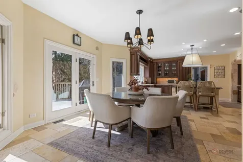 5443 Belmont Court Libertyville IL 60048