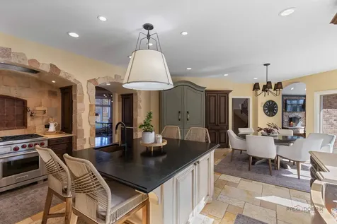5443 Belmont Court Libertyville IL 60048