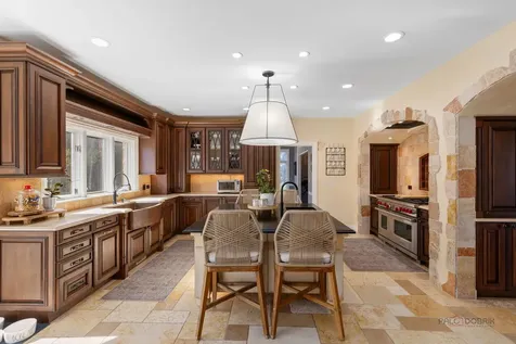 5443 Belmont Court Libertyville IL 60048