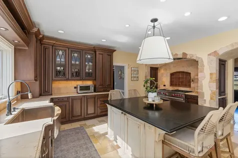 5443 Belmont Court Libertyville IL 60048