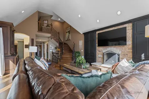 5443 Belmont Court Libertyville IL 60048