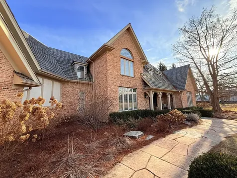 5443 Belmont Court Libertyville IL 60048