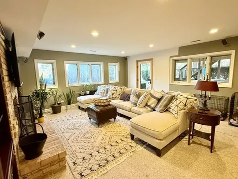 5443 Belmont Court Libertyville IL 60048
