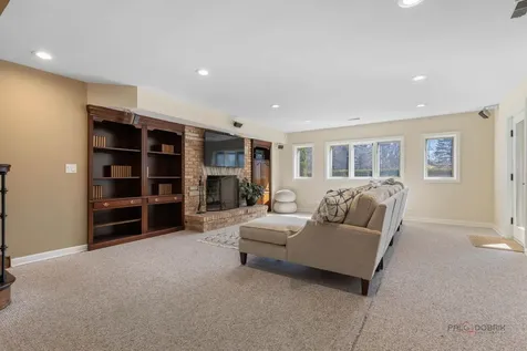 5443 Belmont Court Libertyville IL 60048