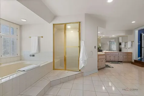 5443 Belmont Court Libertyville IL 60048