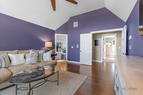 5443 Belmont Court Libertyville IL 60048