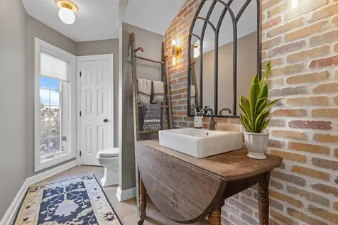 5443 Belmont Court Libertyville IL 60048