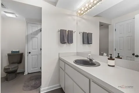 5443 Belmont Court Libertyville IL 60048