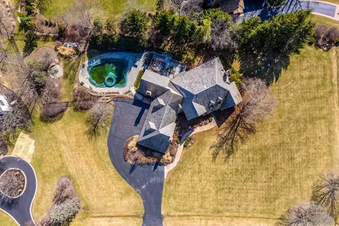 5443 Belmont Court Libertyville IL 60048