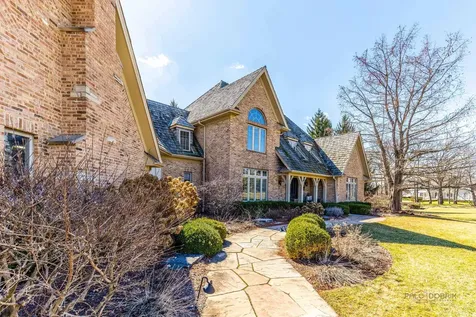 5443 Belmont Court Libertyville IL 60048