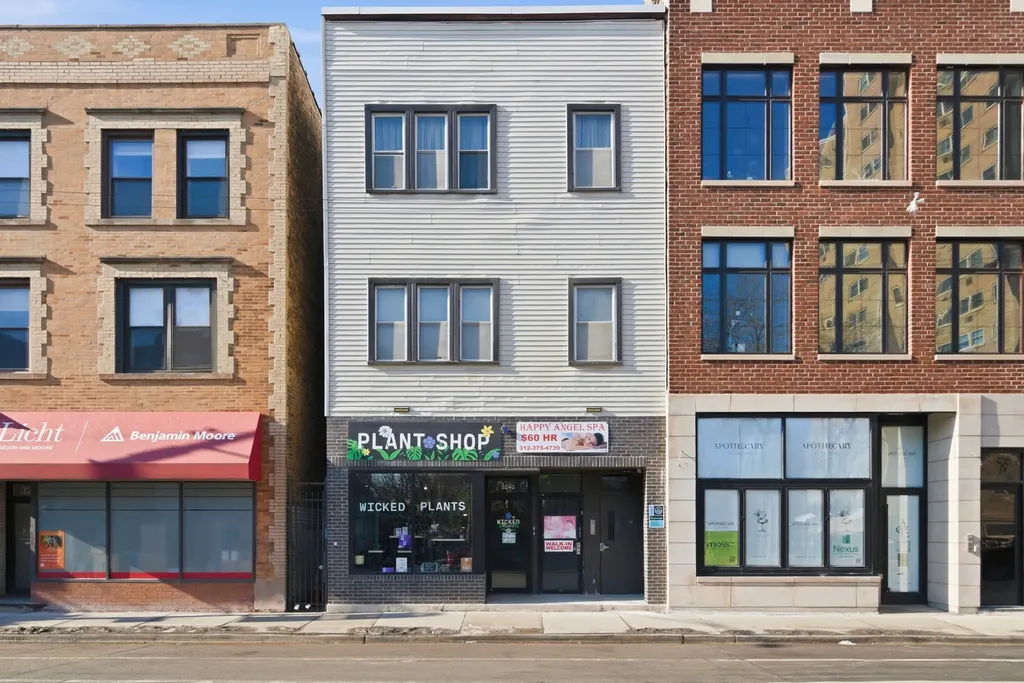 3240 North Clark Street Chicago IL 60657