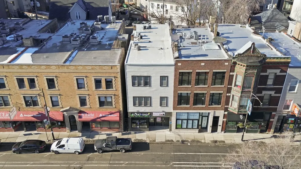 3240 North Clark Street Chicago IL 60657