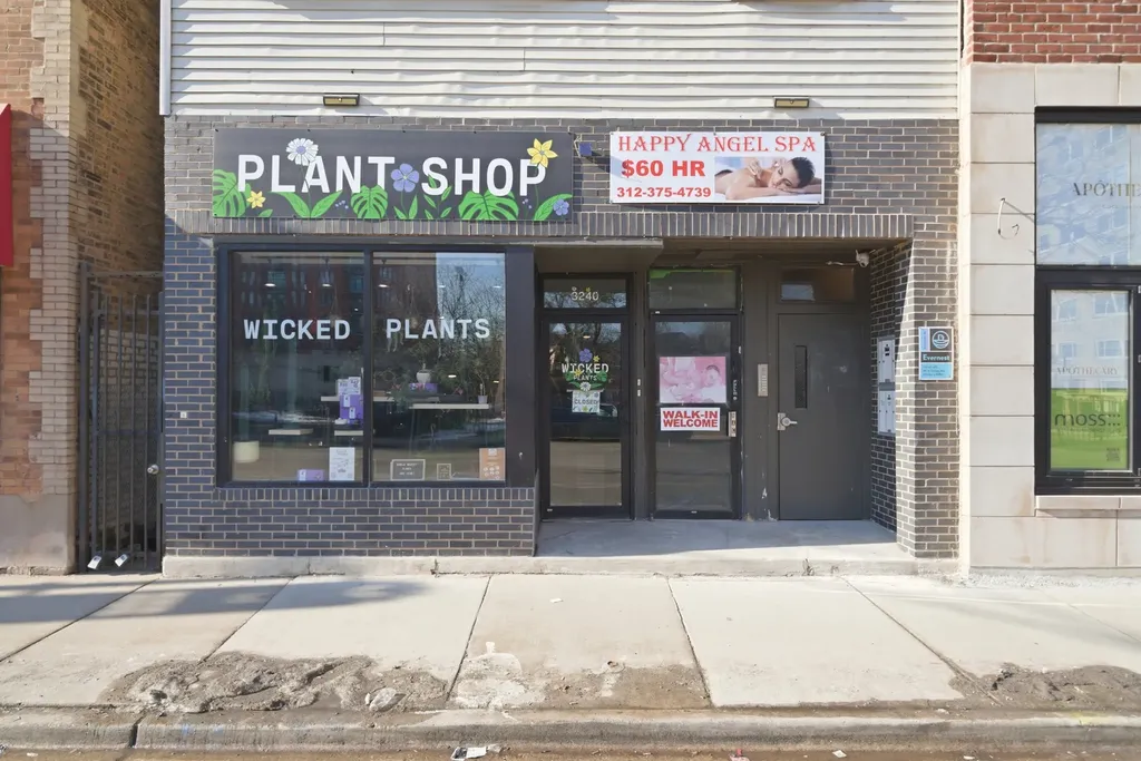 3240 North Clark Street Chicago IL 60657