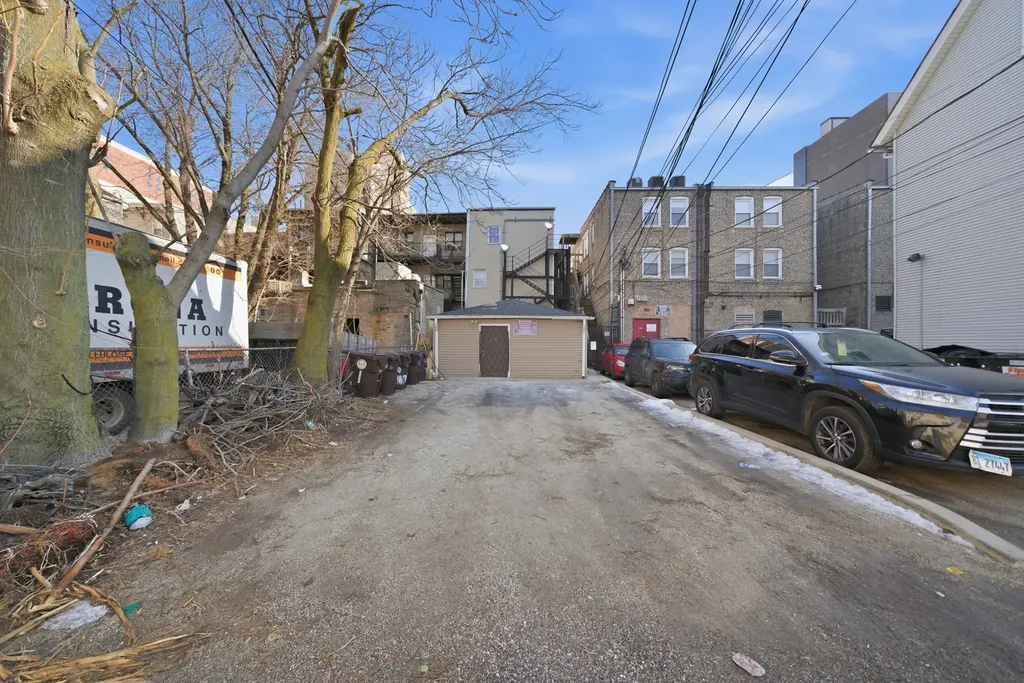 3240 North Clark Street Chicago IL 60657