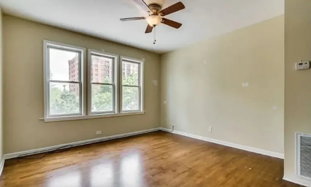 3240 North Clark Street Chicago IL 60657