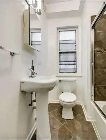 3240 North Clark Street Chicago IL 60657
