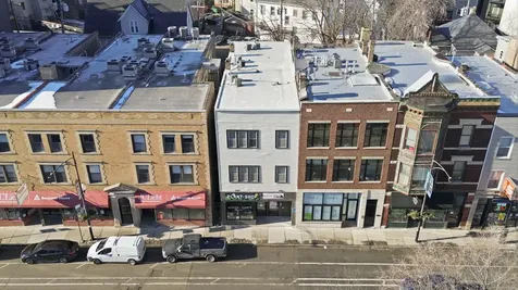 3240 North Clark Street Chicago IL 60657