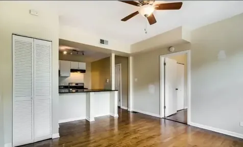 3240 North Clark Street Chicago IL 60657