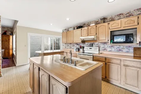 25651 West Illinois Route 60 Highway Grayslake IL 60030