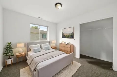 13906 Central Park Avenue Robbins IL 60472