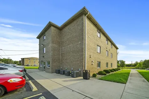 13906 Central Park Avenue Robbins IL 60472
