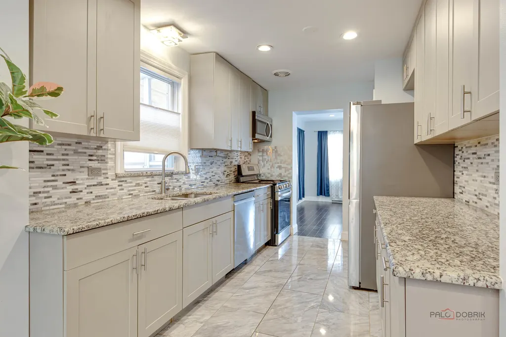 6149 North Karlov Avenue Chicago IL 60646