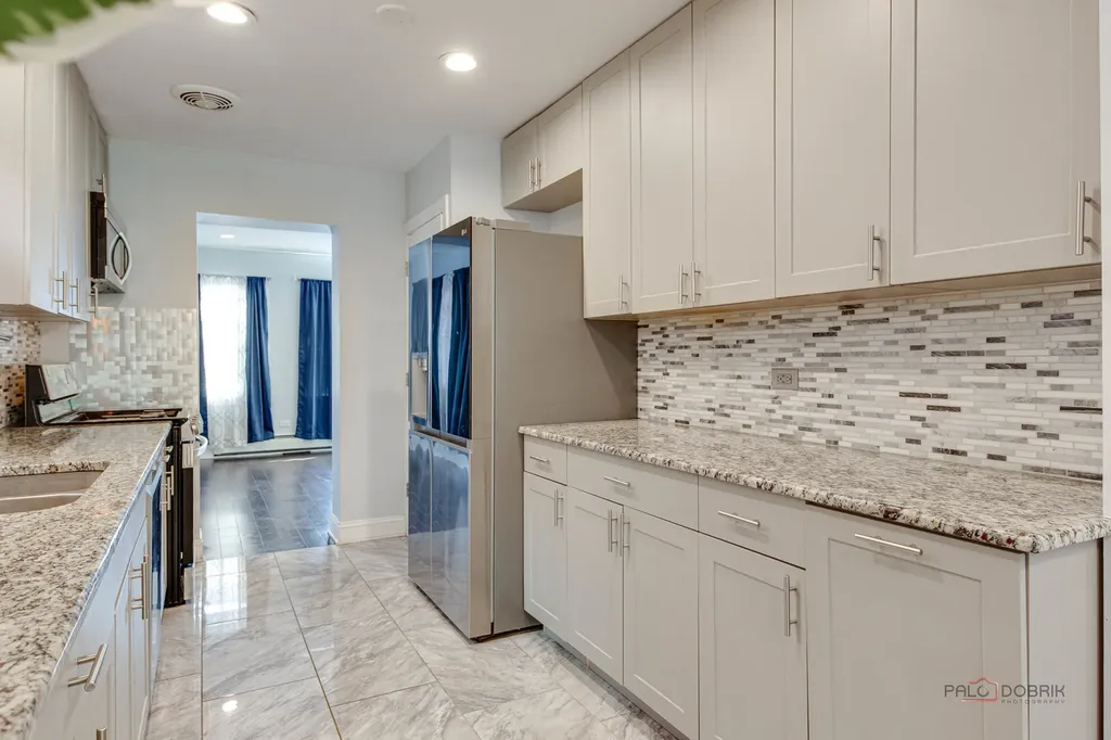 6149 North Karlov Avenue Chicago IL 60646