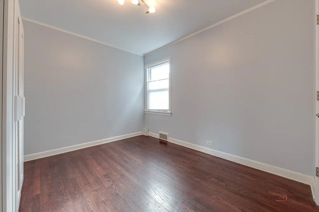 6149 North Karlov Avenue Chicago IL 60646