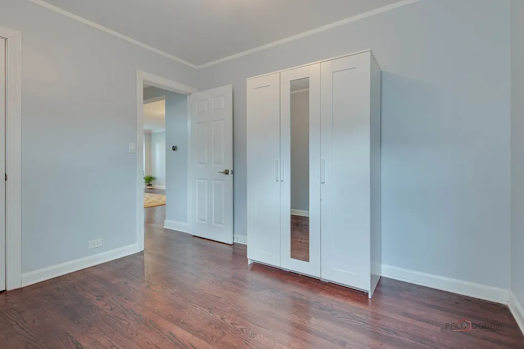 6149 North Karlov Avenue Chicago IL 60646