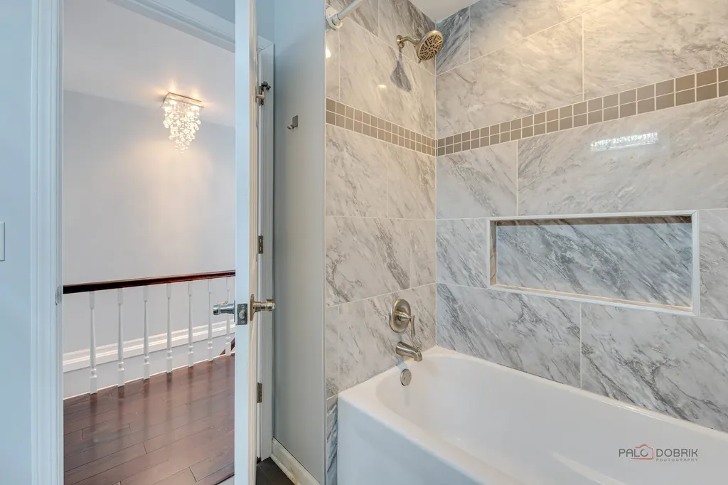 6149 North Karlov Avenue Chicago IL 60646