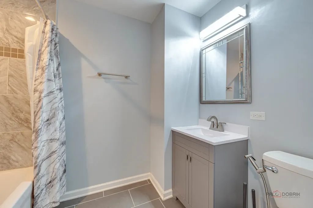 6149 North Karlov Avenue Chicago IL 60646
