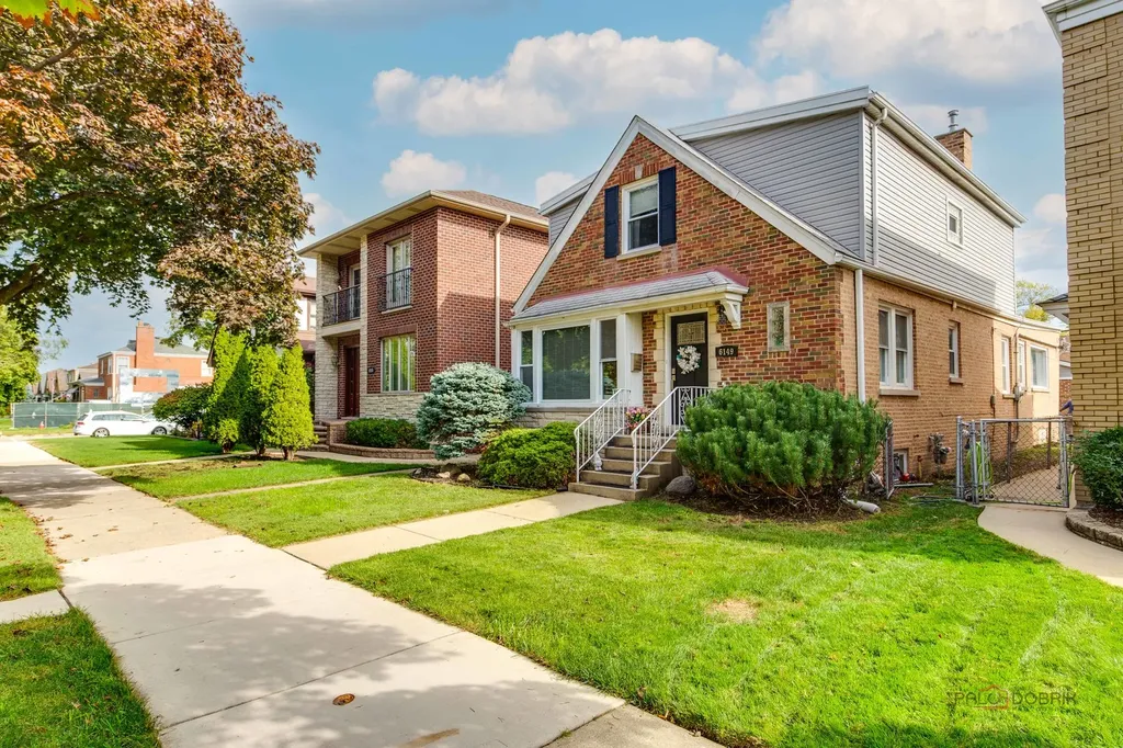 6149 North Karlov Avenue Chicago IL 60646