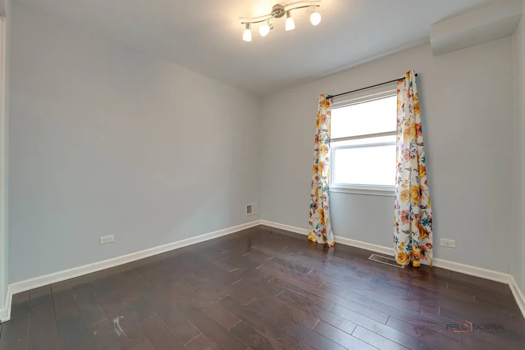6149 North Karlov Avenue Chicago IL 60646