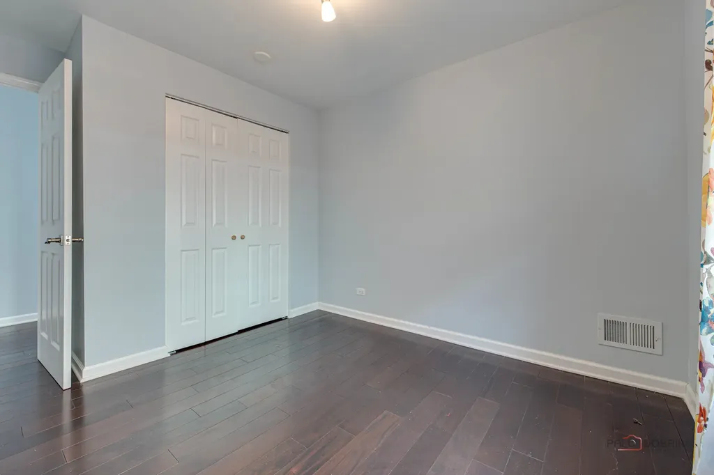 6149 North Karlov Avenue Chicago IL 60646