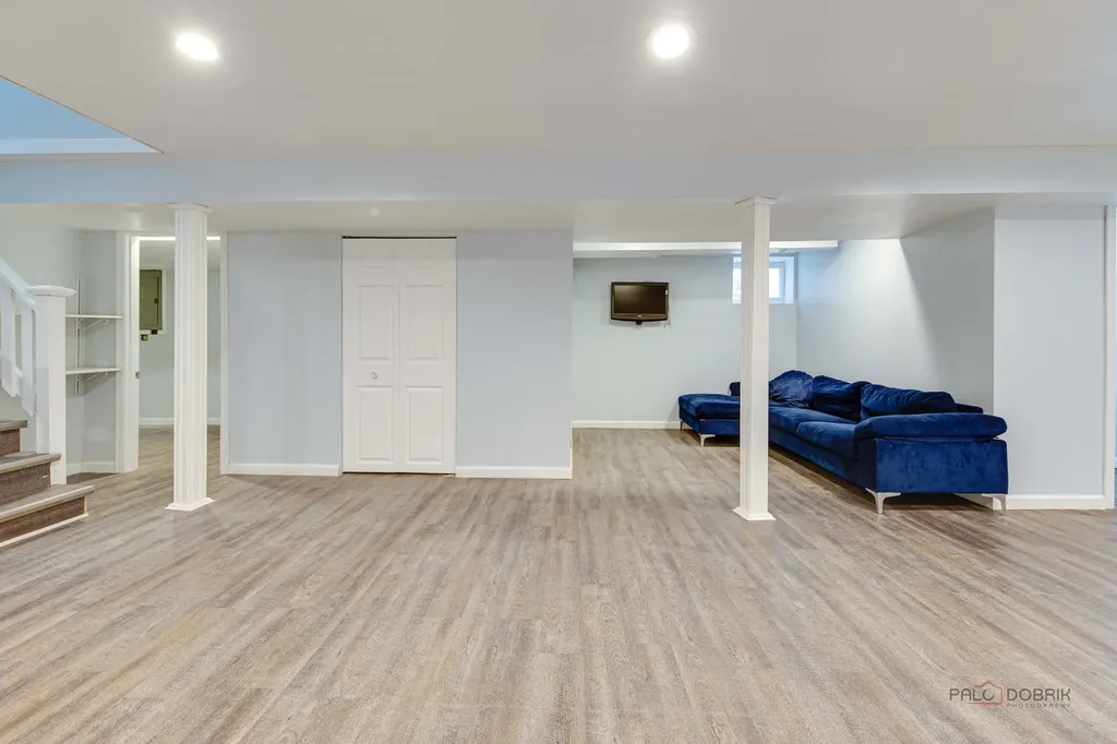 6149 North Karlov Avenue Chicago IL 60646