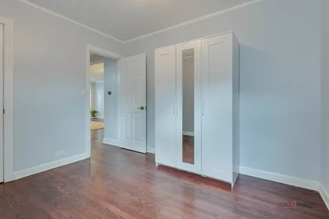 6149 North Karlov Avenue Chicago IL 60646