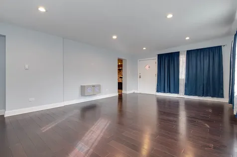 6149 North Karlov Avenue Chicago IL 60646