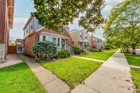 6149 North Karlov Avenue Chicago IL 60646