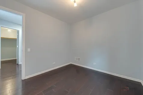 6149 North Karlov Avenue Chicago IL 60646