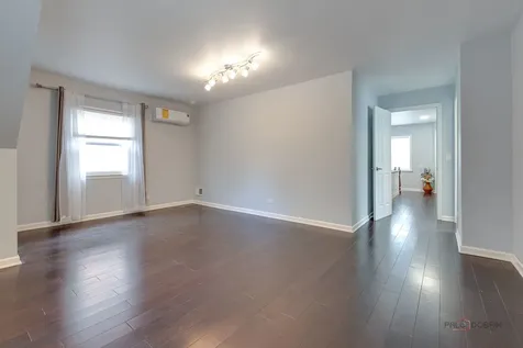 6149 North Karlov Avenue Chicago IL 60646