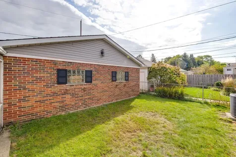 6149 North Karlov Avenue Chicago IL 60646